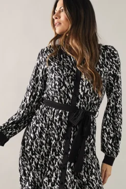 Mono Animal Contrast Collar Detail Midi Dress