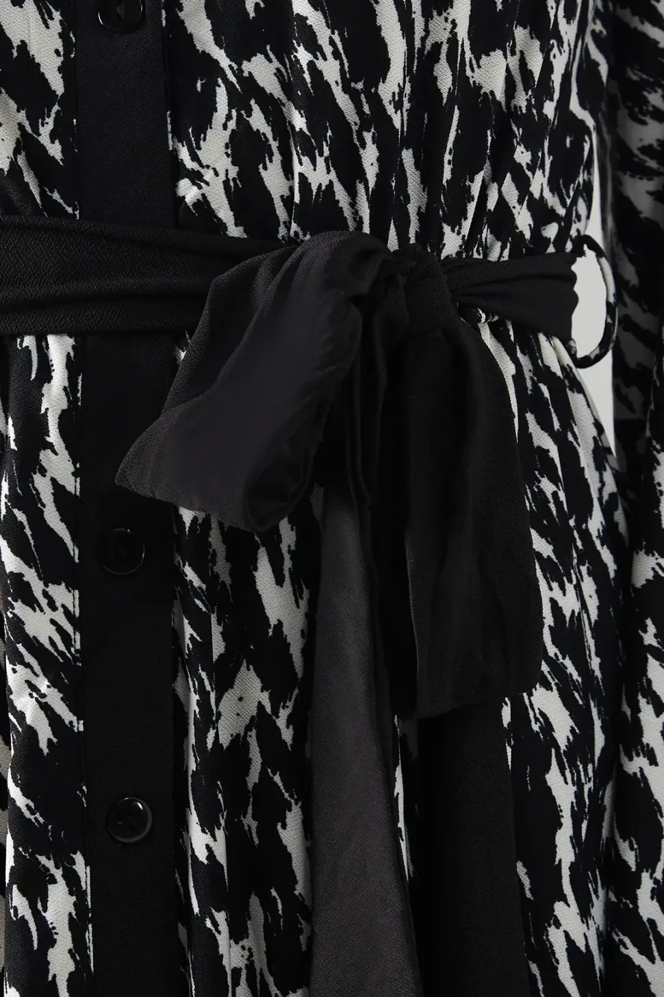 Mono Animal Contrast Collar Detail Midi Dress