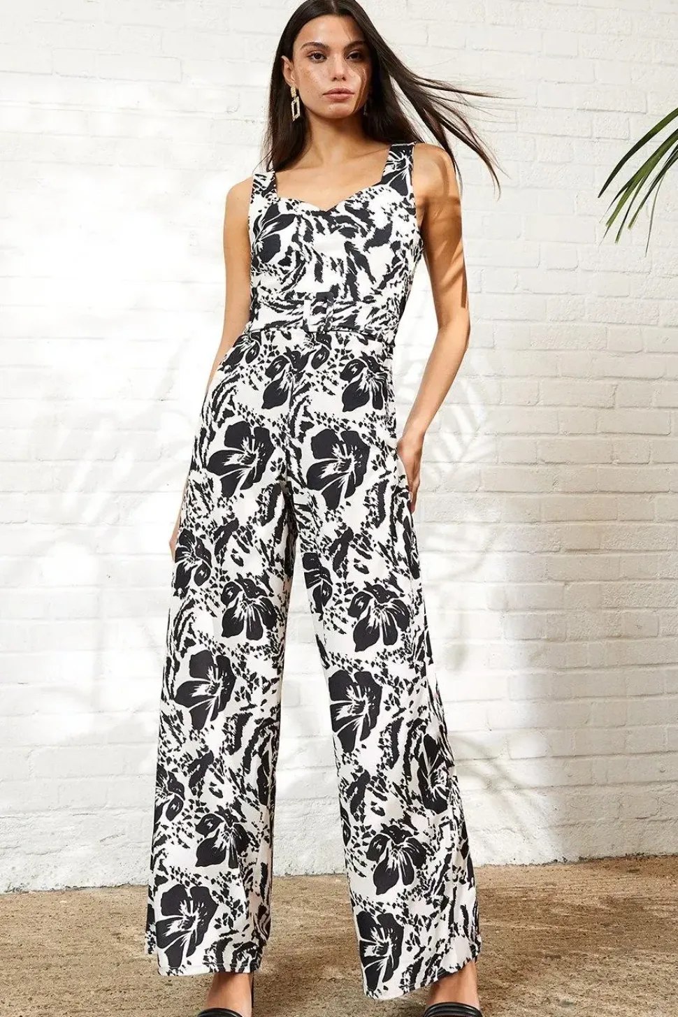 Mono Floral Sweetheart Neck Belted Jumpsuit