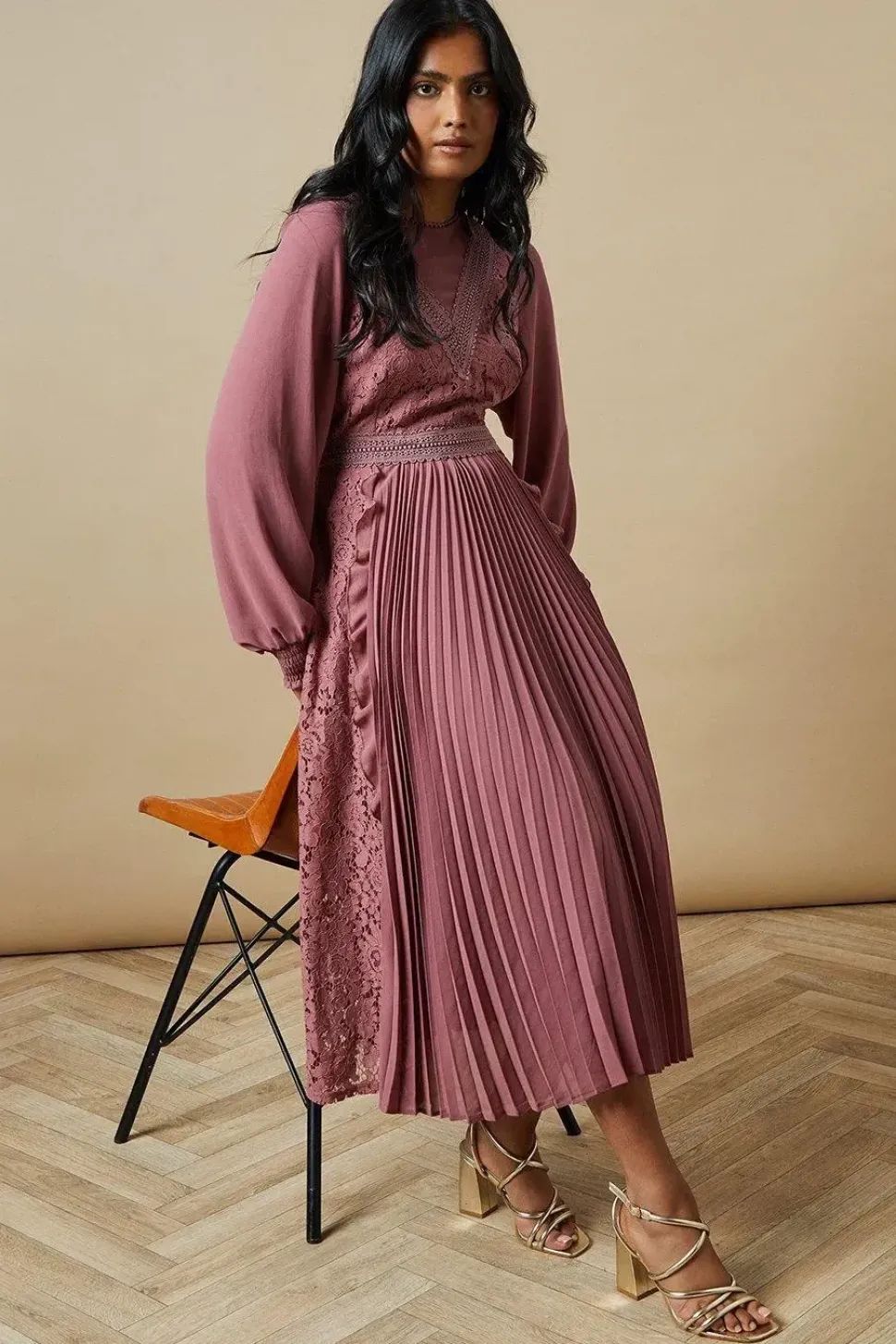 Occasion Premium Lace Insert Pleated Midi Dress