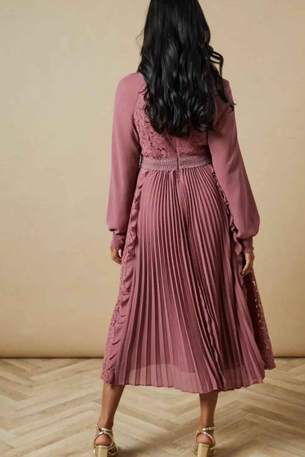 Occasion Premium Lace Insert Pleated Midi Dress