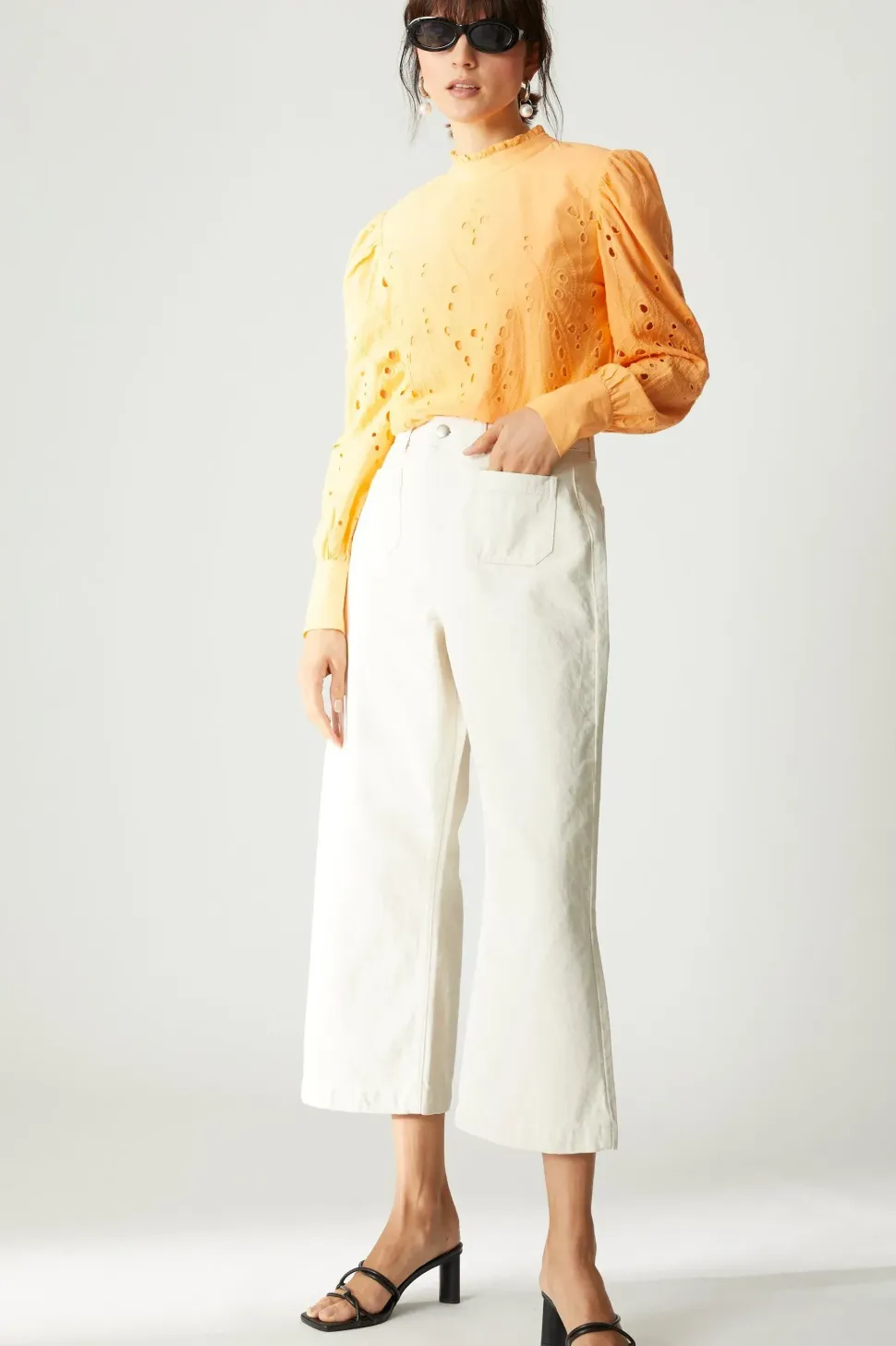 Patch Pocket Wide Leg Crop Trousers