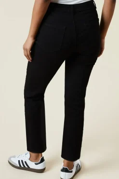 Petite Comfort Stretch Slim Mom Jean