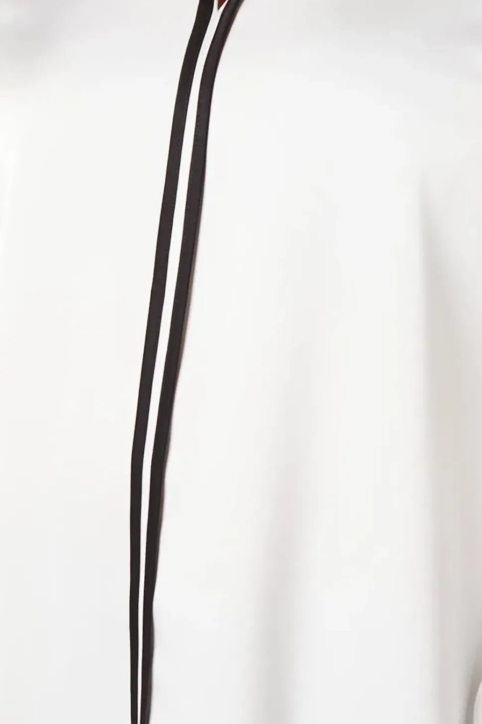 Petite Contrast Cold Shoulder Blouse