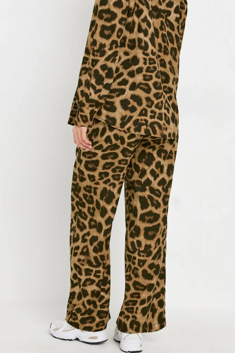 Petite Leopard Print Drawstring Wide Leg Trousers