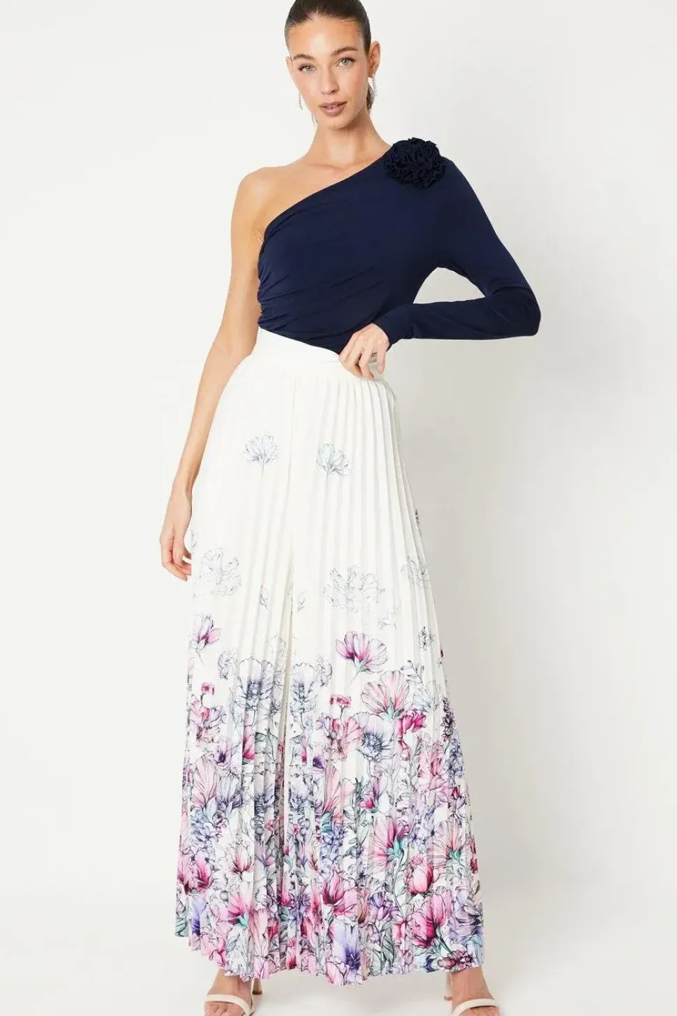 Petite Pleated Wide Leg Trouser In Floral Print