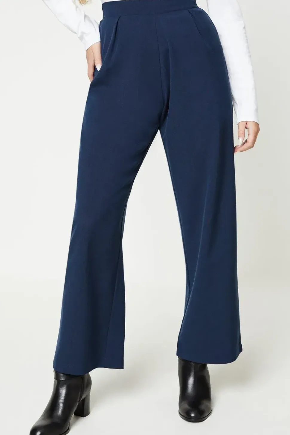 Petite Pull On Wide Leg Trouser