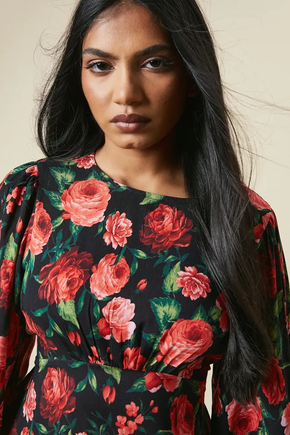 Petite Red Rose Shirred Cuff Midi Dress