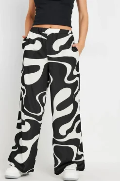 Petite Wide Leg Trousers