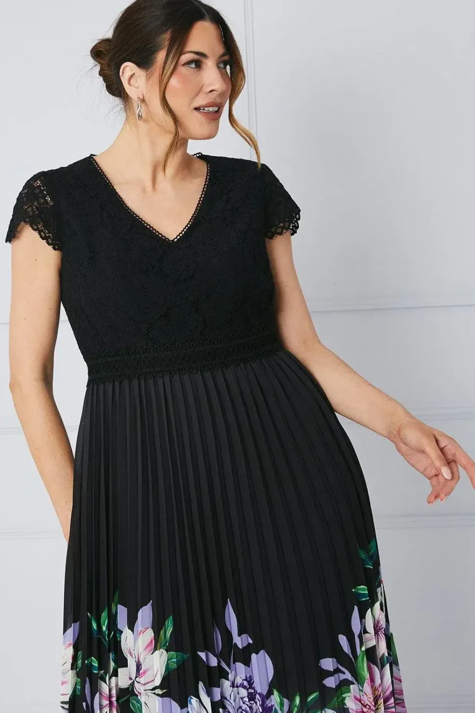 Premium Lace Insert Pleated Midaxi Dress