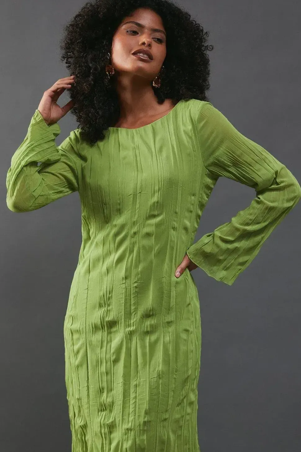 Premium Pleated Chiffon Slash Neck Column Midi Dress