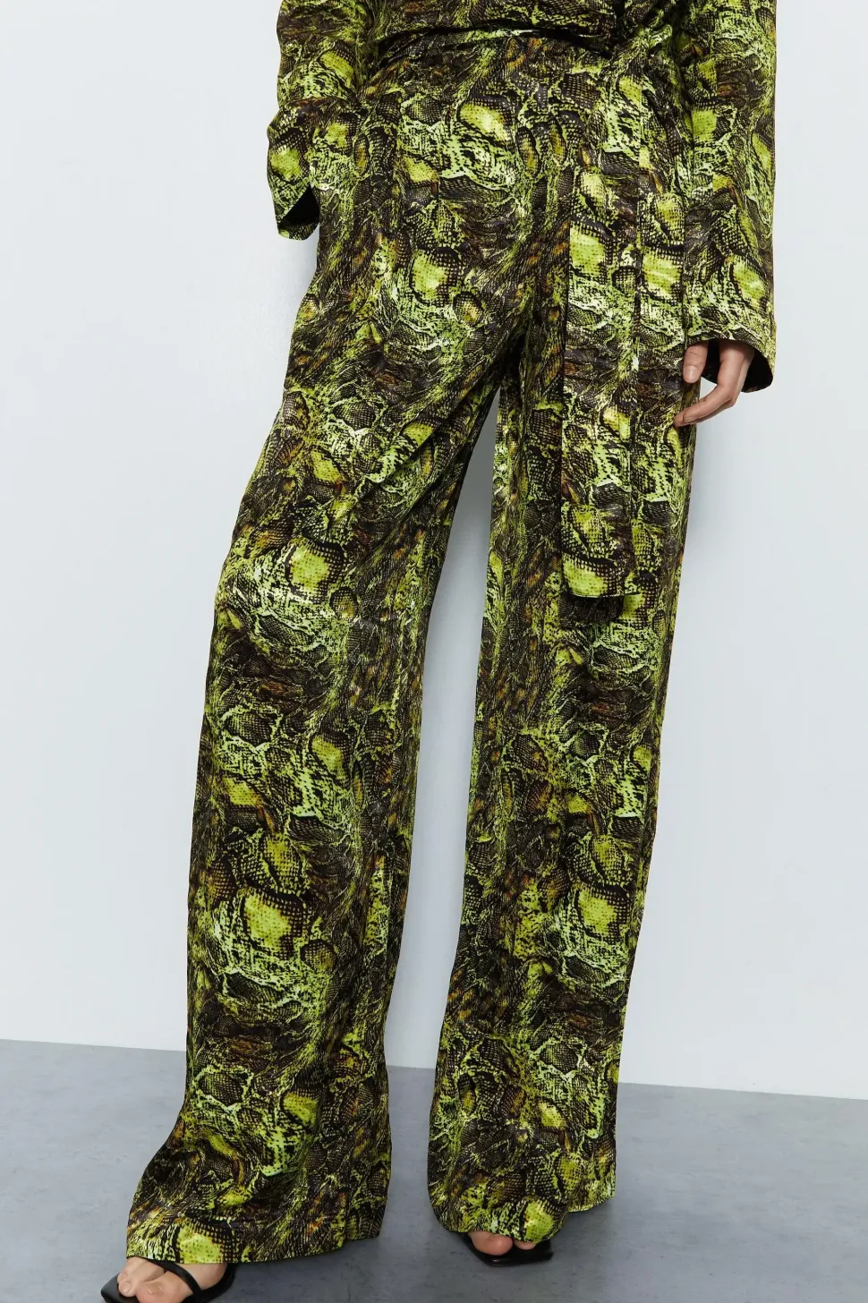 Premium Snake Printed Jacquard Wide Leg Trouser