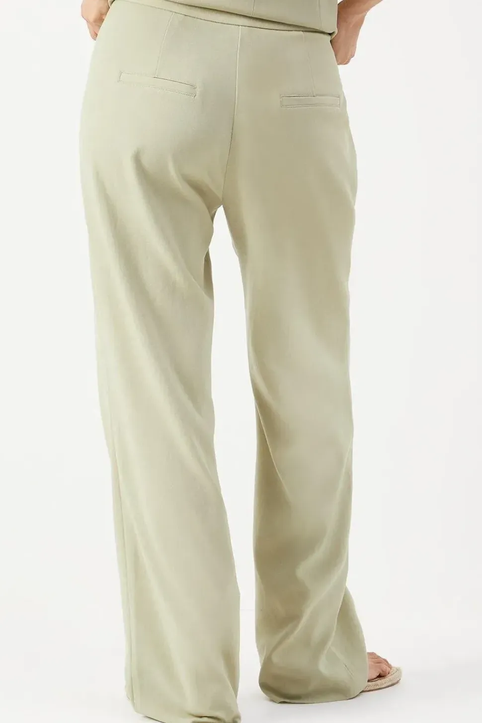 Premium Wide Leg Mid Waist Trouser