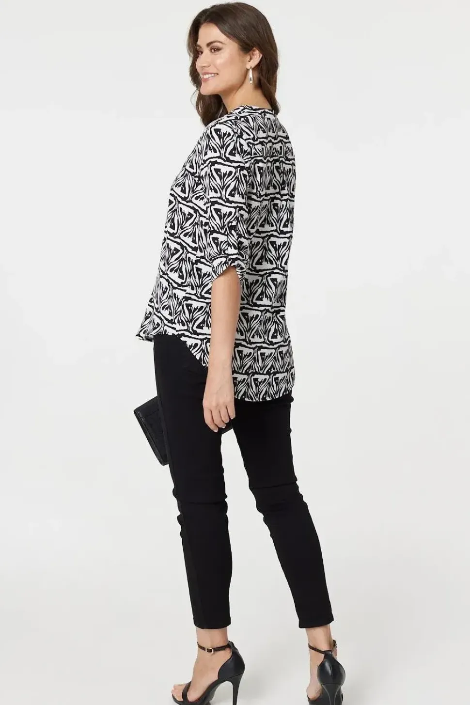 Printed Collarless V-Neck 3/4 Blouse