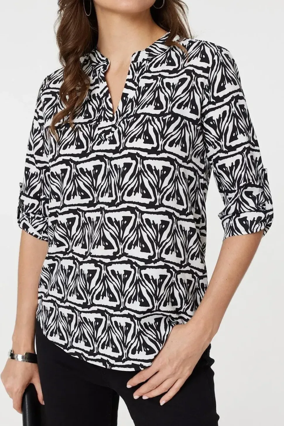 Printed Collarless V-Neck 3/4 Blouse