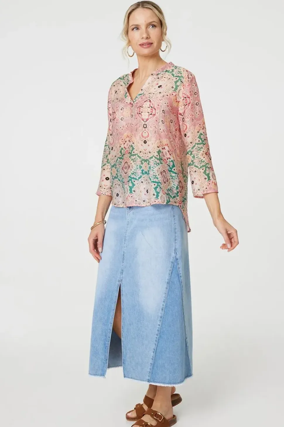 Printed 3/4 Sleeve V-Neck Relaxed Blouse
