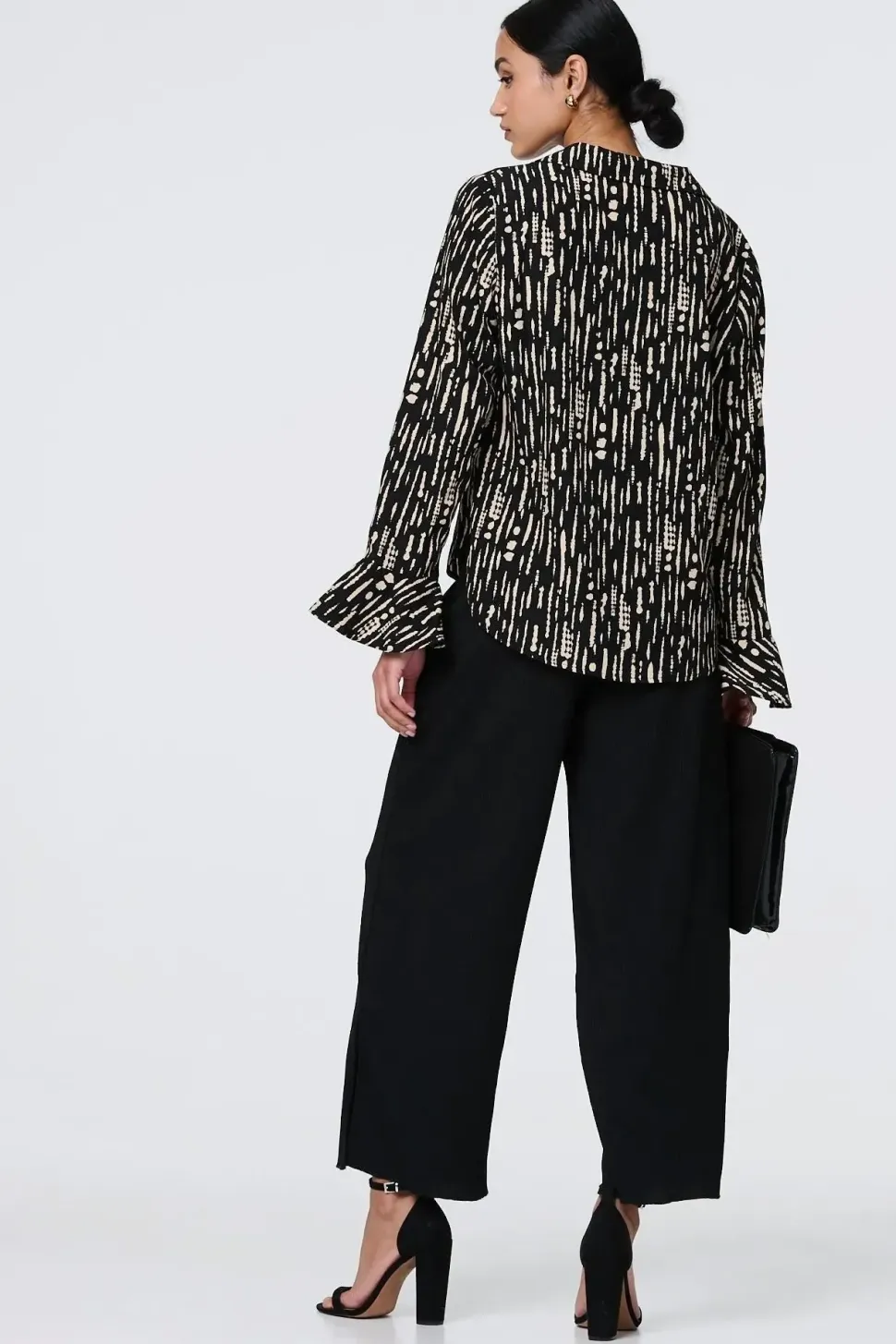 Printed V-Neck Long Flare Sleeve Shirt