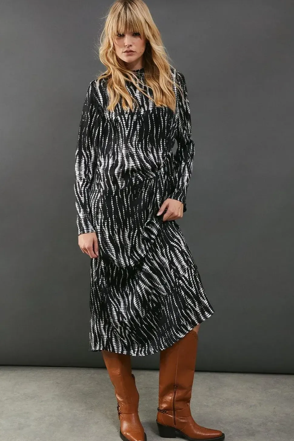 Print Satin Gathered Side Column Midi Dress