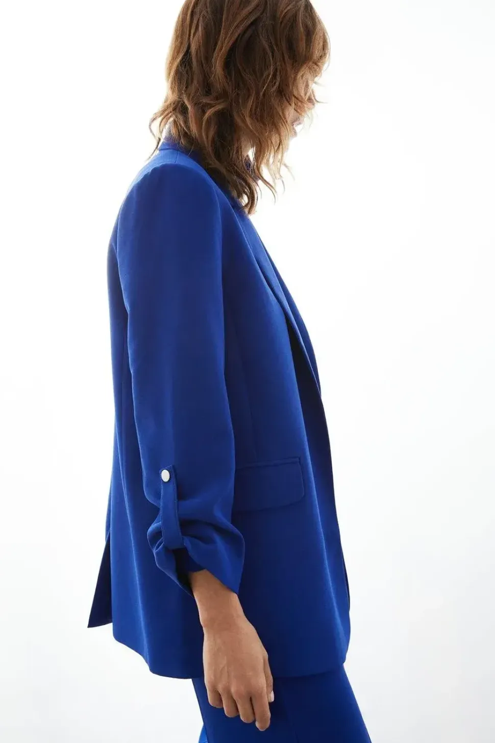 Relaxed Roll Sleeve Edge To Edge Blazer