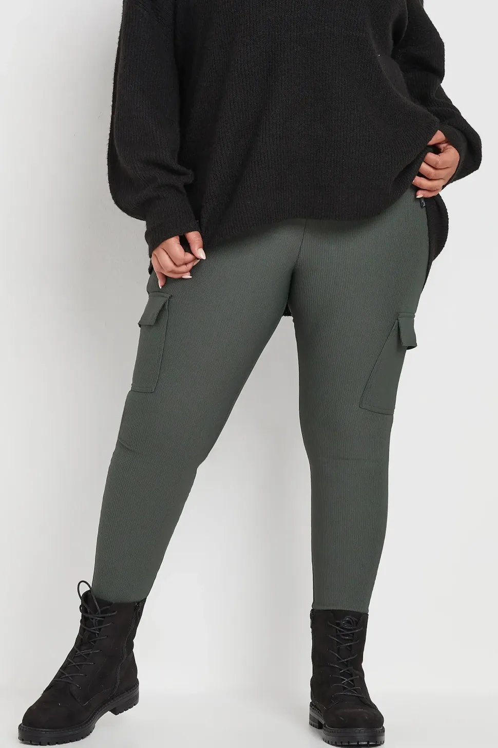 Ribbed Cargo Leggings