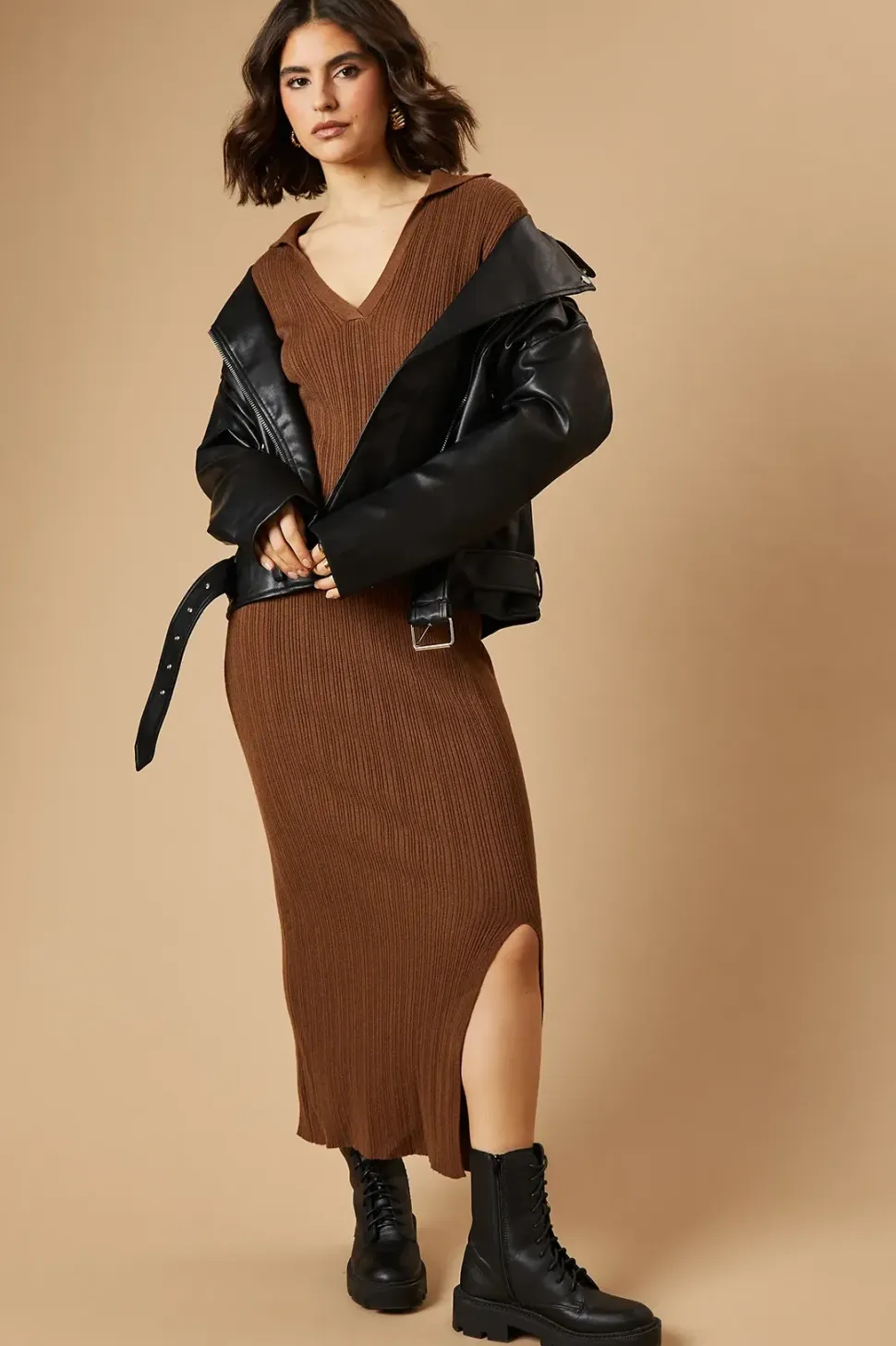 Ribbed Collared Knitted Midi Dress