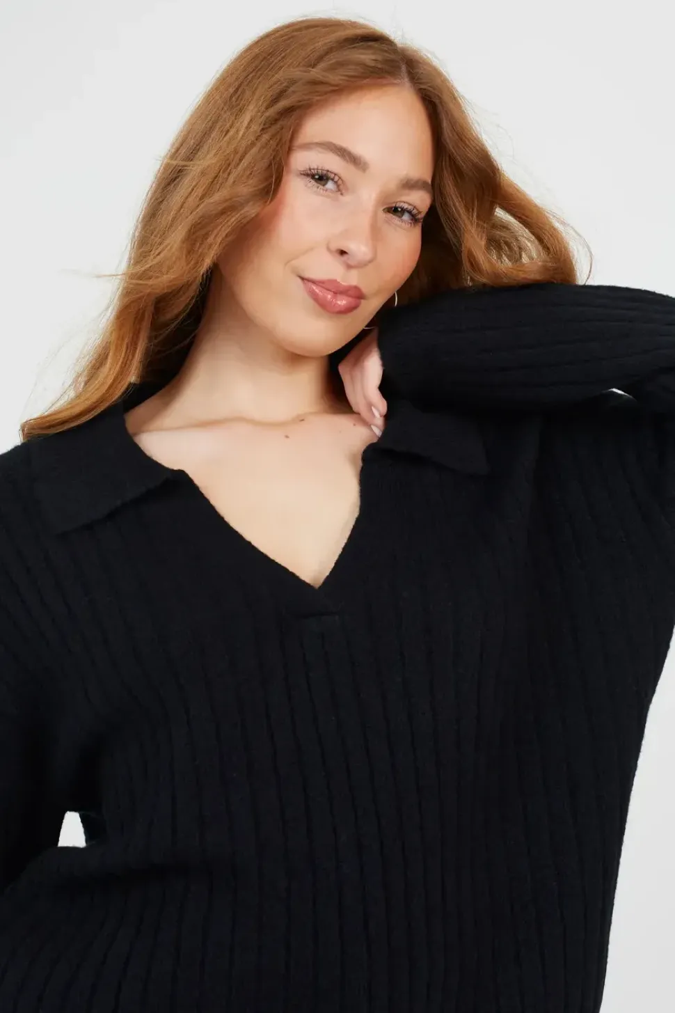 Ribbed Trophy Neck Knited Jumper