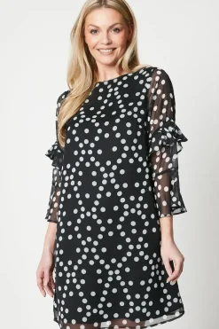 Ruffle Sleeve Detail Shift Dress