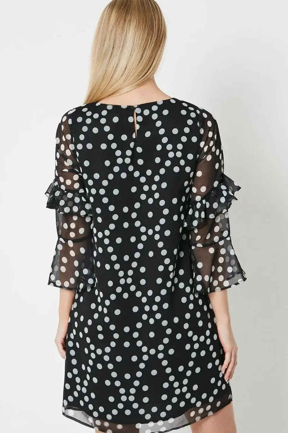 Ruffle Sleeve Detail Shift Dress