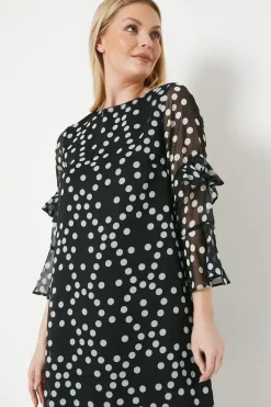 Ruffle Sleeve Detail Shift Dress