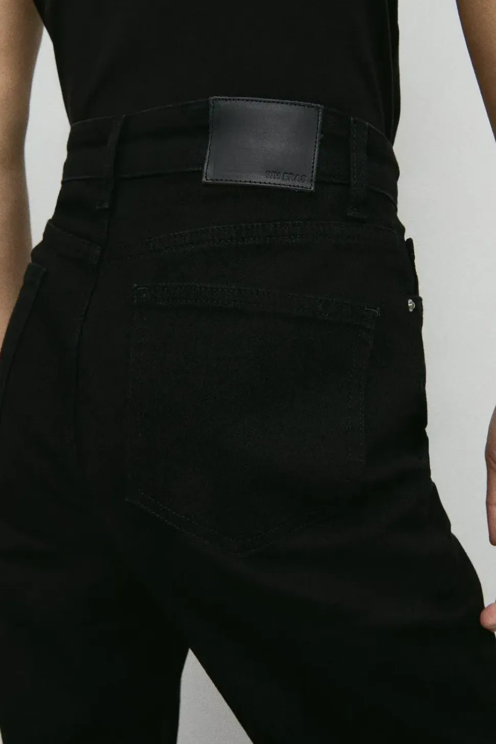 94s Denim Stretch Straight Leg Raw Hem Jeans