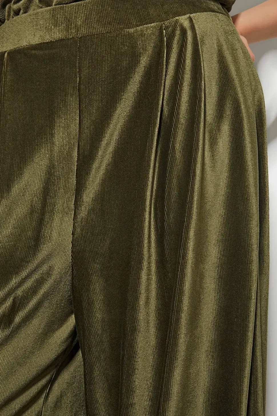Shay Rib Velour Wide Leg Trousers Green