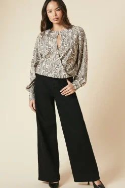 Snake Key Hole Wrap Long Sleeve Top