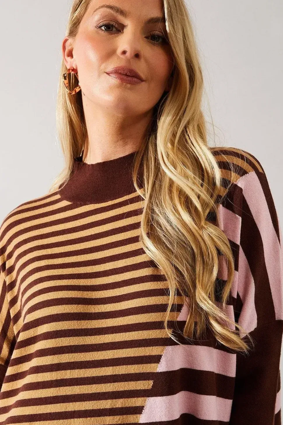 Spliced Striped High Neck Knitted Poncho