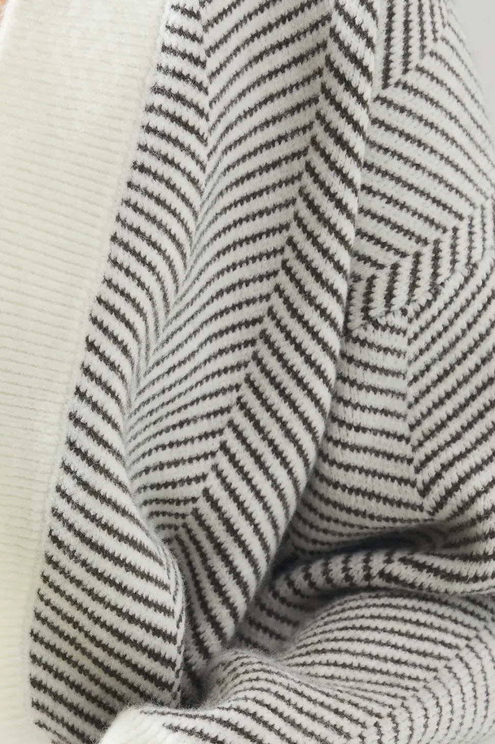 Stitch Edge To Edge Cardigan