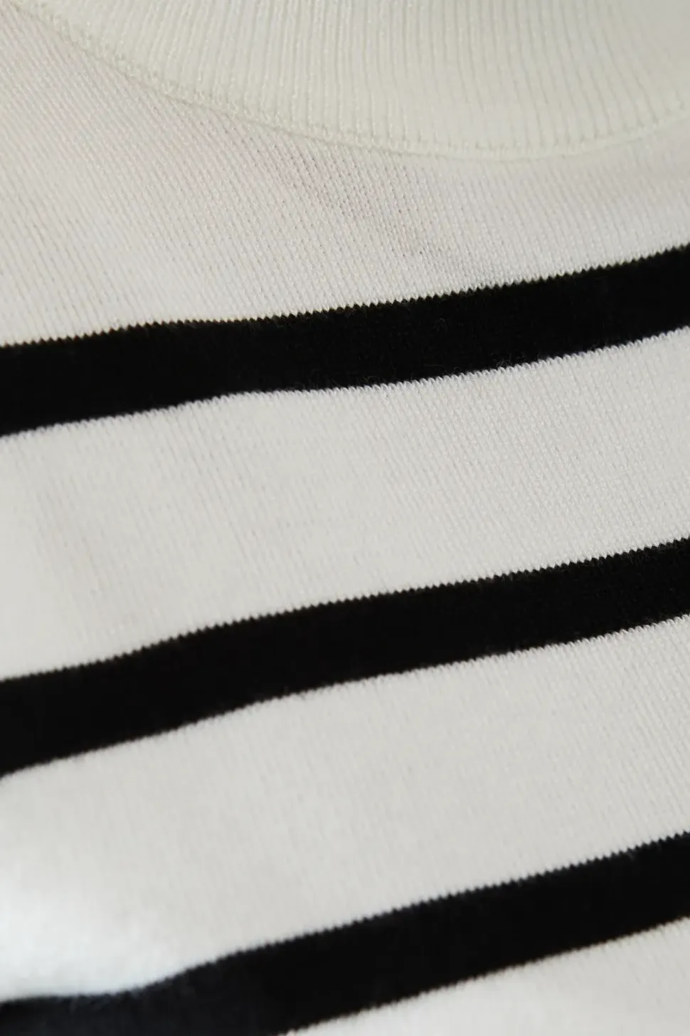 Striped Puff Sleeve Fine Gauge Knitted Top