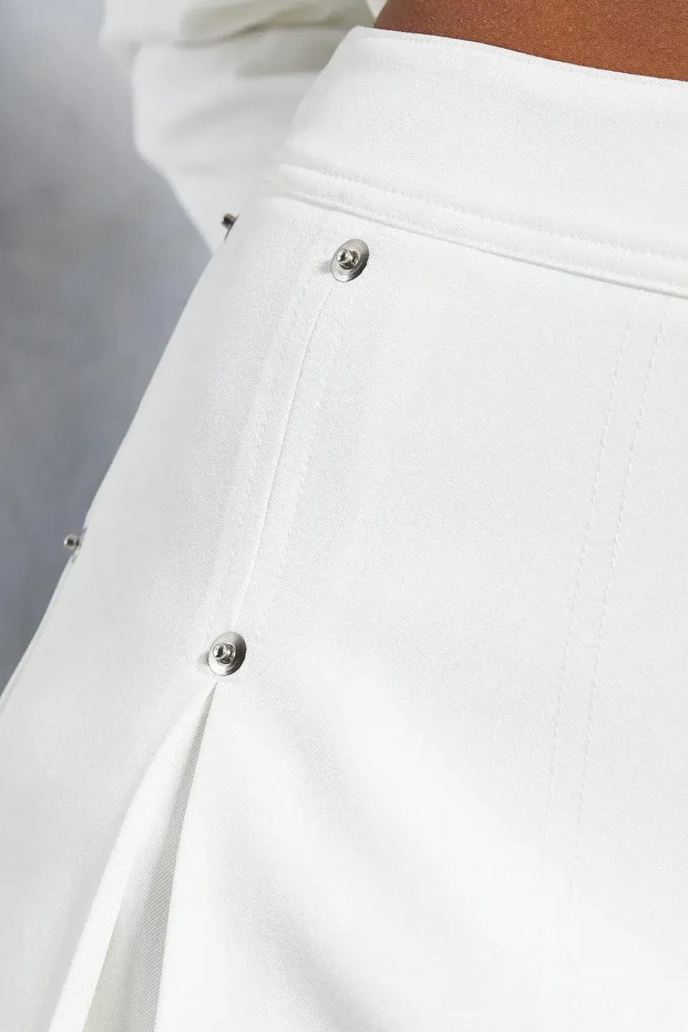 Studded Detail Pleated Tailored Mini Skirt