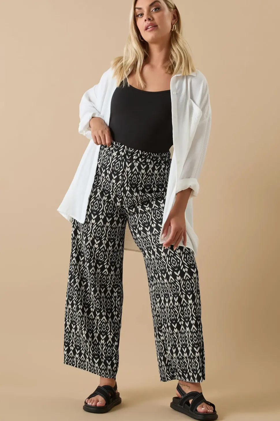 Textured Cropped Harem Trousers