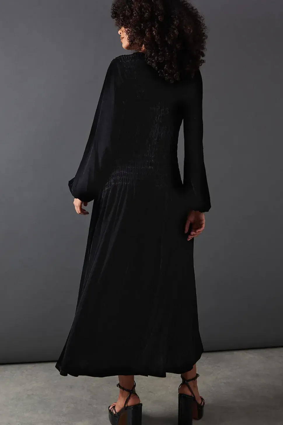 Velvet Ruched Body Puff Sleeve Midi Dress