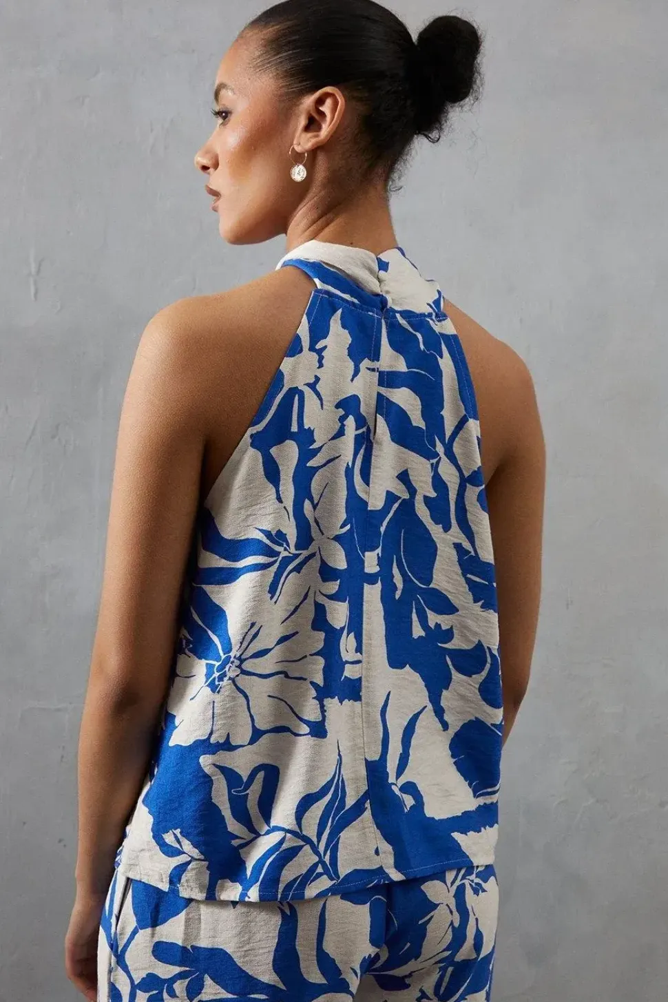 Viscose Blue Floral Nylon Twist Halter Neck Top