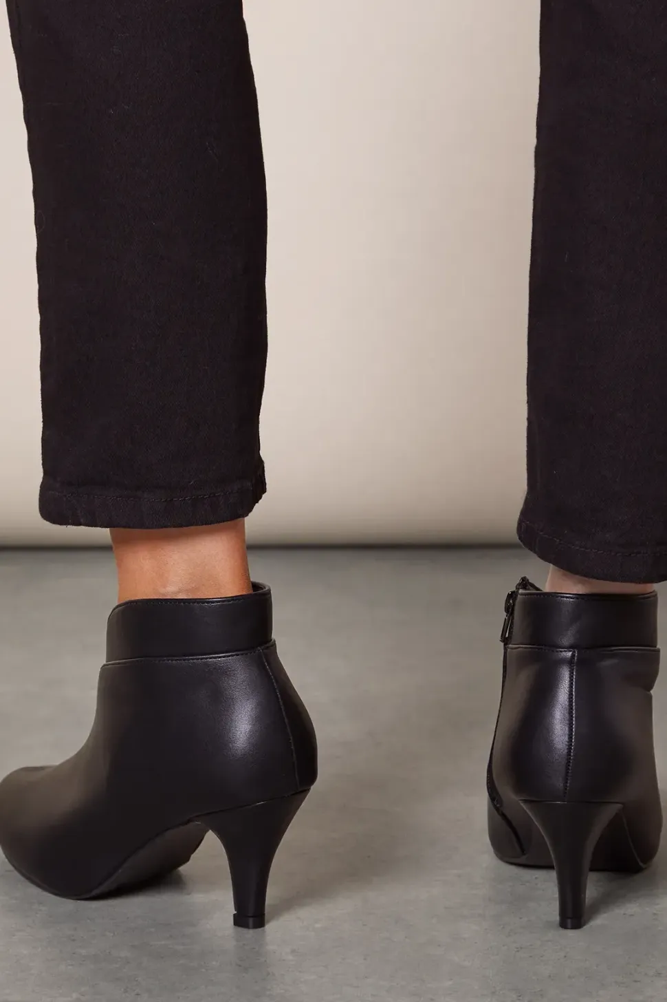 Wide Fit Ashleigh Pointed Shoe Boots