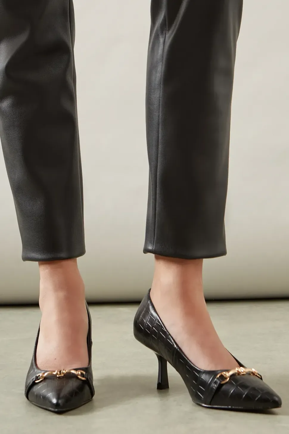 Wide Fit Esme Snaffle Detail Mid Heel Court Shoes