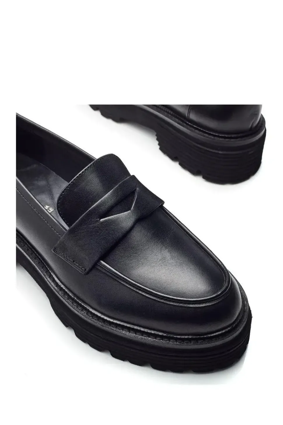 'B.Jetter' Leather Loafers