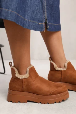 'Cleo' Low Ankle Boot With Faux Fur Lining And Chunky Soles
