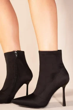 'Felina' Pointed Toe High Heels Ankle Boots With Side Zip