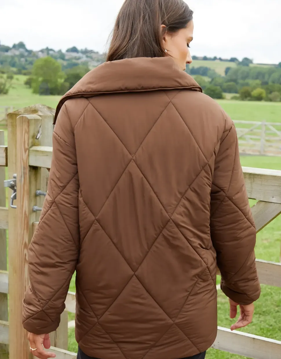 'Freya' Collared Diamond Quilted Short Jacket