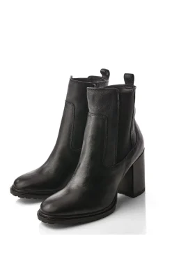 'Kayari' Leather Heeled Boots