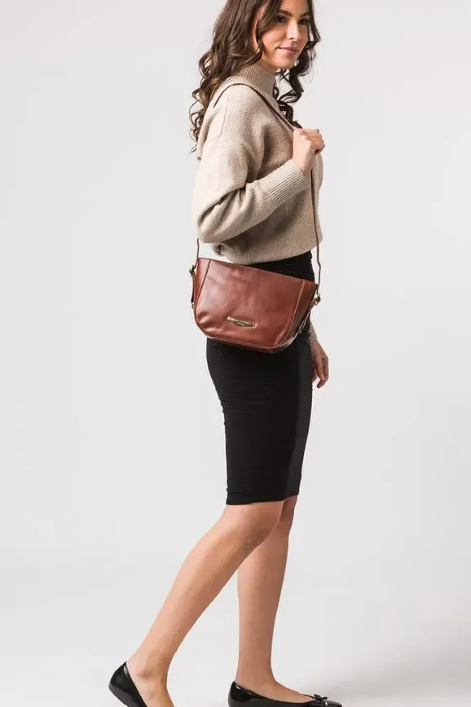'Kaye' Vegetable-Tanned Leather Shoulder Bag