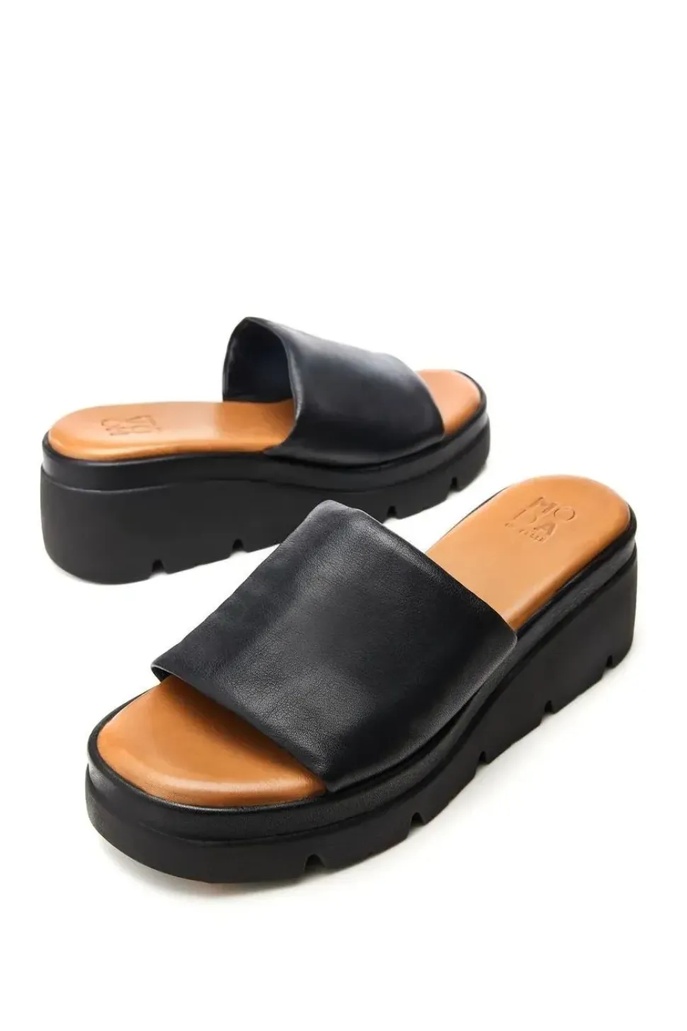 'Namya' Leather Flatforms
