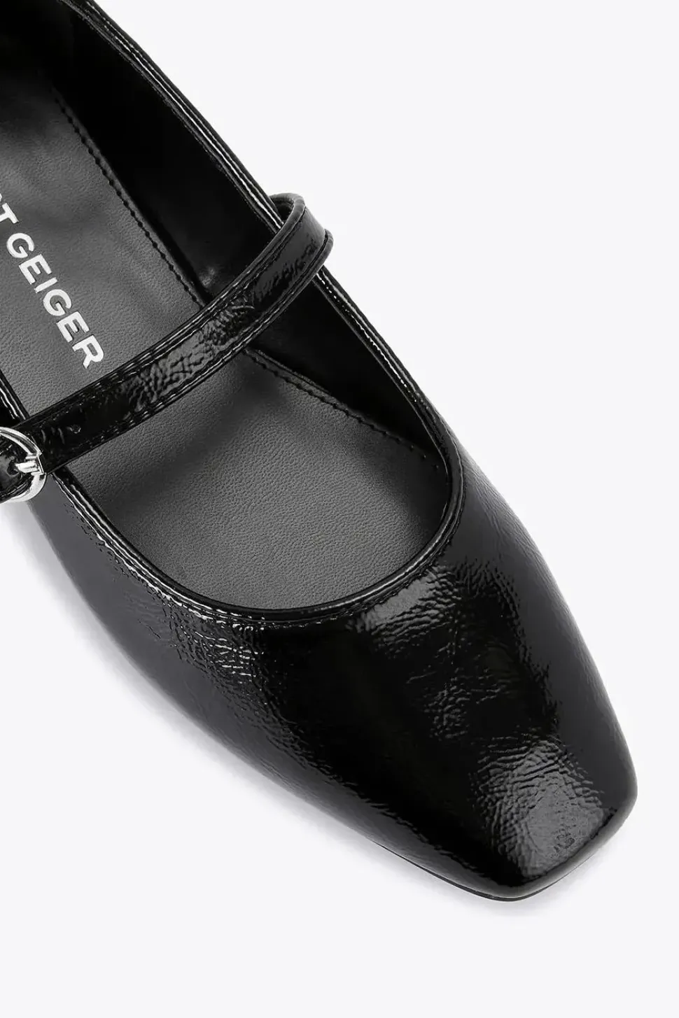 'Nina' Flats