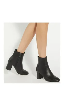 'Ollave' Leather Ankle Boots